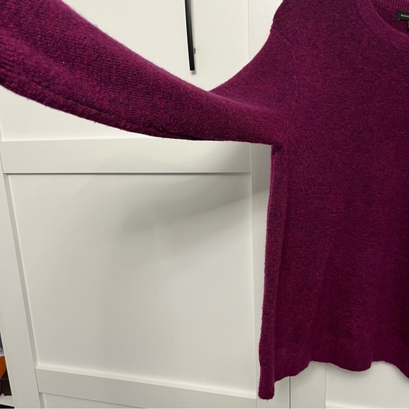 Banana Republic Sweater - Picture 5 of 7